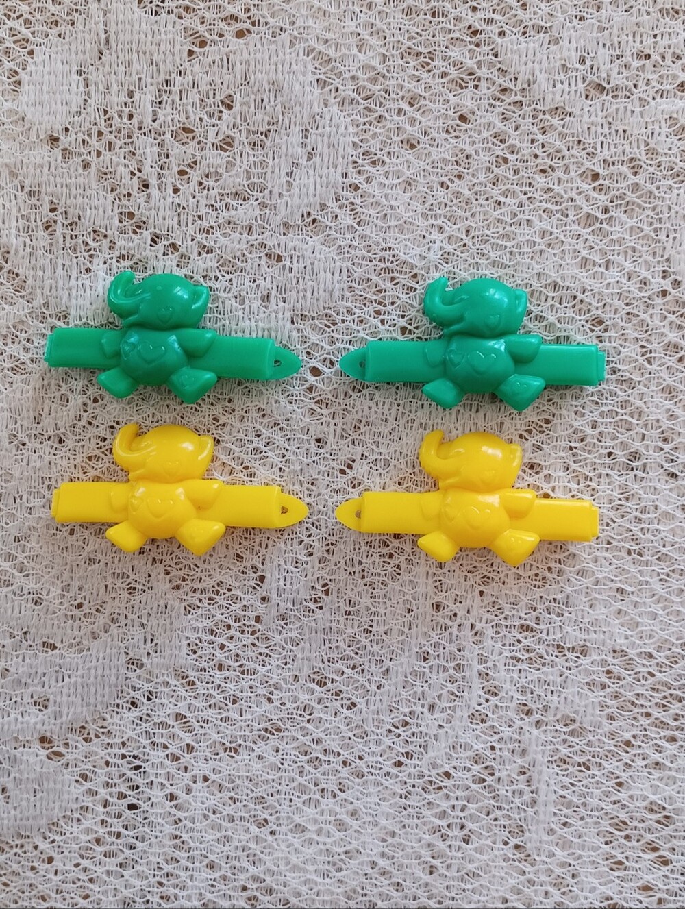VINTAGE GOODY SNAP-TIGHT KIDDIE BARRETTES 2 PAIRS YELLOW & GREEN ELEPHANTS